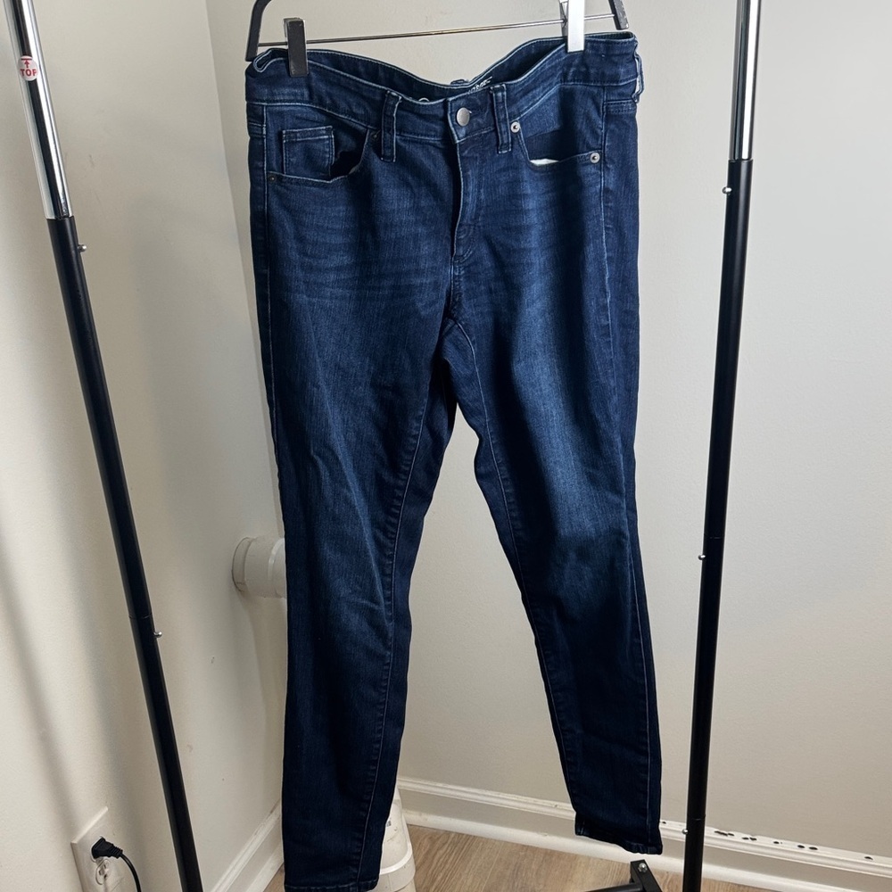Universal Thread Mid Rise Skinny Dark Wash Women's Jeans Size 6 / 28R